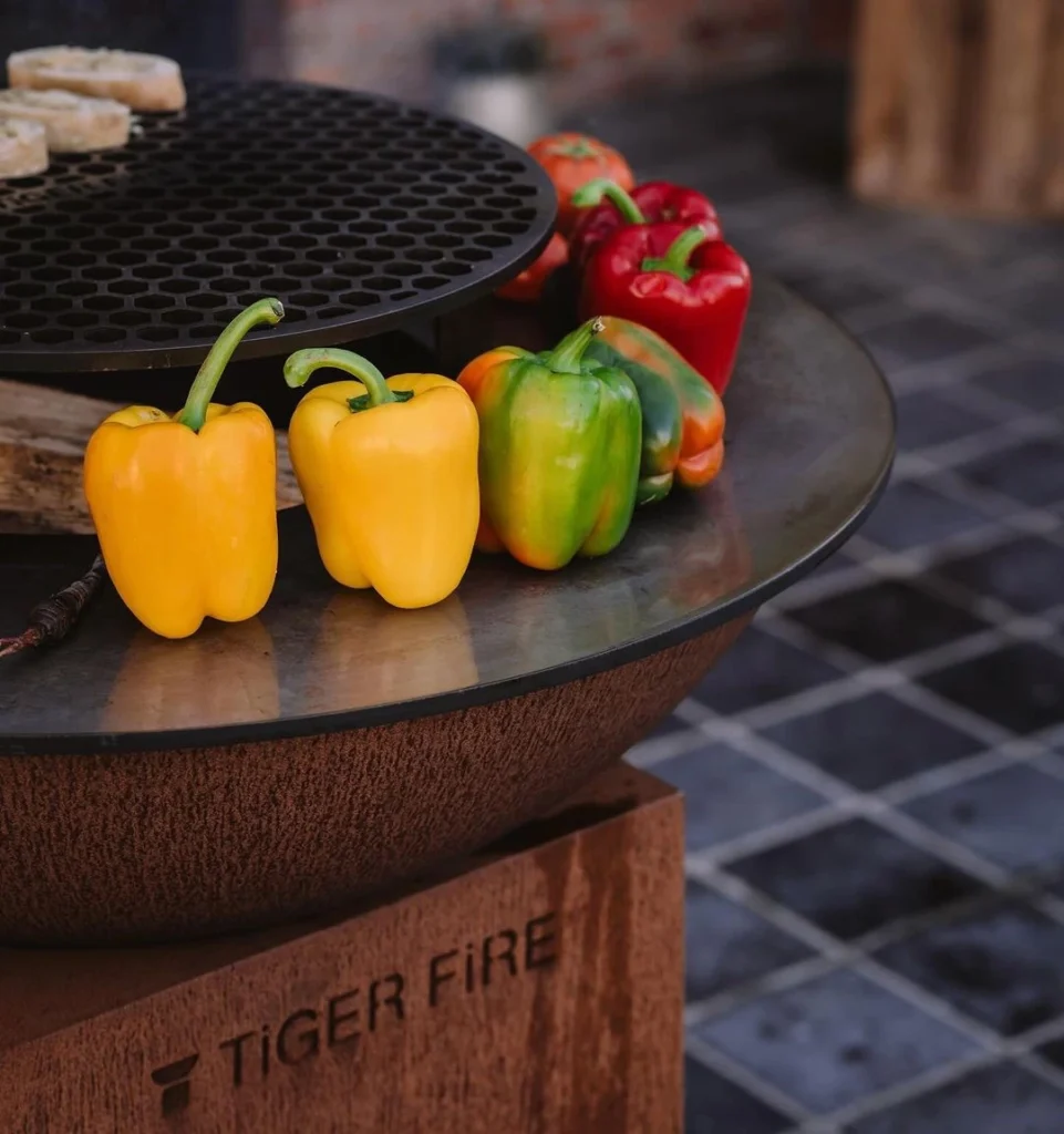 Craftsmanship and quality come together in our premium plancha BBQs, offering you an unparalleled grilling experience. TIGER FIRE SHOP | BAKPLAAT BBQ | GRILLPLAAT BBQ