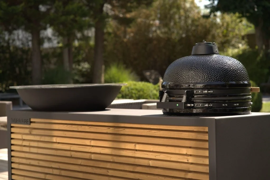 Exclusive Kamado BBQ, showcasing high-quality craftsmanship. FEUERPLATTE BBQ | Buy a BBQ